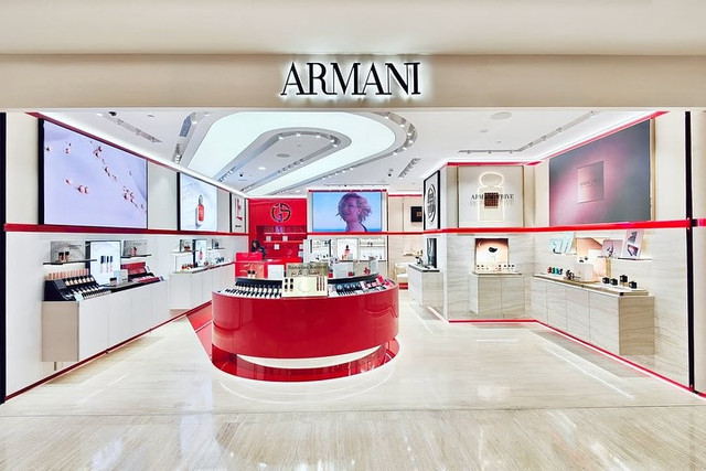 Ikuti perkembangan zaman, Armani Beauty lakukan live shopping untuk mudahkan konsumen dapatkan produk. Foto: Instagram @armani_beauty_pi