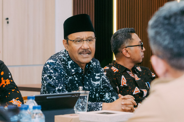 Menteri Sosial Saifullah Yusuf (Gus Ipul) dan Wali Kota Jakarta Pusat Arifin sepakati kerja sama untuk siapkan ribuan ketua RT sebagai Agen Perlinsos lewat Gerakan Peduli Tetangga di Jakarta, Selasa (22/9/2026). Foto: Kemensos RI