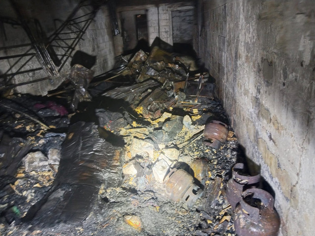 Kebakaran  rumah  di Jalan Teuku Nyak Arif, Kecamatan Kebayoran Lama, Jakarta Selatan, pada Selasa (22/9) malam, berhasil dipadamkan. Foto: Dok. Istimewa