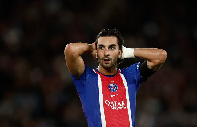 Ferran Torres pada laga Paris Saint-Germain melawan Slovan Bratislava. Foto: Benoit Tessier/REUTERS