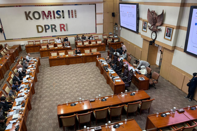 Suasana rapat dengar pendapat Komisi III DPR dengan Indonesia Millenials Center dan Dewan Pergerakan Advokat Republik Indonesia di Kompleks Parlemen, Senayan, Jakarta, Rabu (23/9/2026). Foto: Nasywa Athifah/kumparan