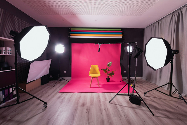 Ilustrasi kode warna background pas foto merah. Foto: Unsplash.