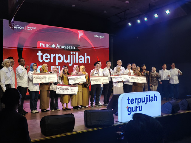 Telkomsel tutup rangkaian program CSR bagi guru-guru di Indonesia bernama Terpujilah Guru di M Bloc Space, Jaksel, Rabu (23/9). Foto: Thomas Bosco/kumparan