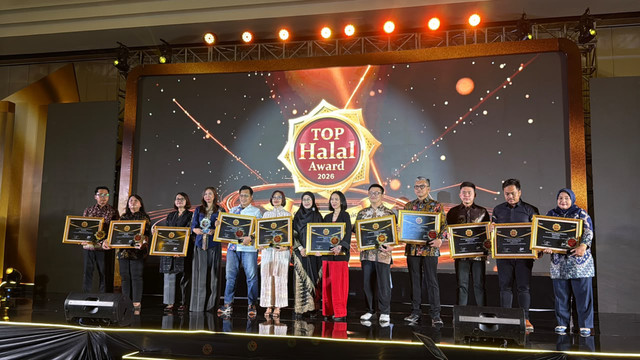 Acara Top Halal Award 2026 yang diselenggarakan IHATEC Marketing Research di JS Luwansa Hotel, Jakarta Selatan, Rabu (23/9/2026). Foto: Zahira Hilman/kumparan