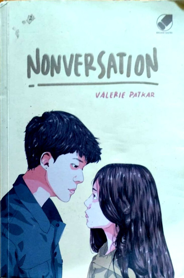 Novel Nonversation karya Valerie Patkar. Foto: Dokumentasi pribadi.