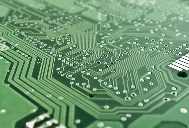 Ilustrasi board, electronics, computer. Foto: Pixabay