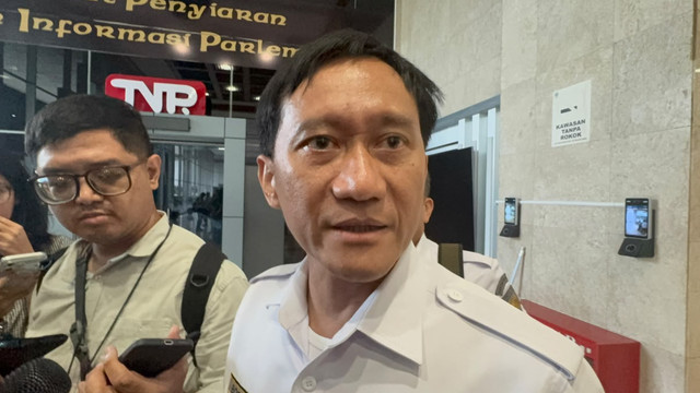 Dirut KAI Bobby Rasyidin usai Rapat Dengar Pendapat bersama Komisi VI DPR di Kompleks Parlemen, Senayan, Jakarta, Rabu (23/9/2026). Foto: Nauval Pratama/kumparan
