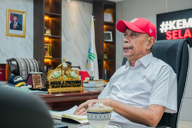 Wakil Menteri Sosial Agus Jabo Priyono saat membuka Masa Pengenalan Lingkungan Sekolah (MPLS) Sanggar Kegiatan Belajar (SKB) di Sentra Satria Baturraden secara daring dari Kantor Kemensos, Jakarta pada Rabu (23/9/2026). Foto: Biro Humas Kemensos/ Imam W Kalimanto