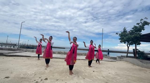 Ilustrasi penampilan seni tari tradisional di Kepulauan Seribu. (Dok. Pribadi)