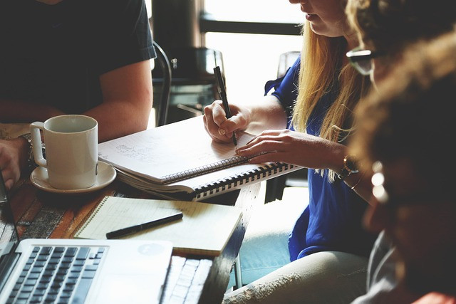 Ilustrasi startup, meeting, brainstorming. Foto: Pixabay