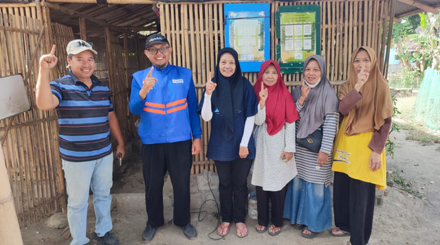 DT Peduli Yogyakarta laksanakan monitoring dan diskusi bersama Anggota KWT Wijaya Kusuma dalam pengelolaan pakan ayam Elba (Sumber: DT Peduli)