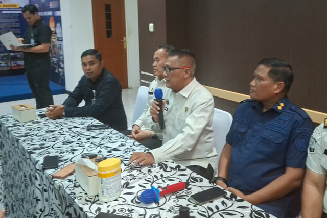 Konferensi Pers bersama dengan Kepala Kantor Wilayah Direktorat Jenderal Pemasyarakatan Jawa Barat, Yudi Suseno di Lapas Kelas II A Cibinong, Jawa Barat, Kamis (23/9/2026). Foto: Pradya Tirta/kumparan