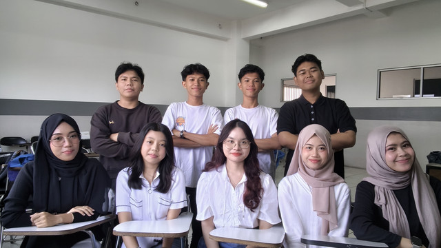 Foto kebersamaan tim bersama dalam tahap awal perancangan kegiatan pengabdian kepada masyarakat. Sumber: Dokumentasi Pribadi.