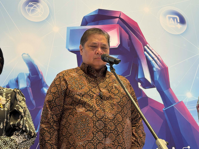 Menteri Koordinator Bidang Perekonomian Airlangga Hartarto dalam acara Pembukaan FEKDI x IFSE 2026 di Jakarta International Convention Center (JICC), Senayan, Jakarta, Kamis (24/9/2026). Foto: Nur Pangesti/kumparan