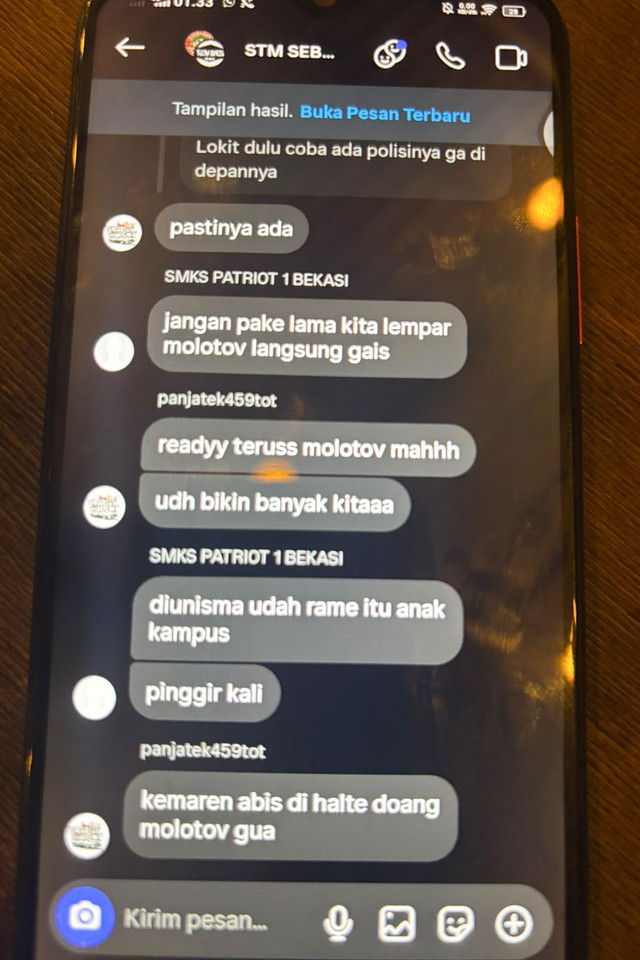 Chat provokasi di grup mobilisator perusuh aksi di Jakarta yang diamankan Polres Bekasi Kota.  Foto: Dok. Istimewa