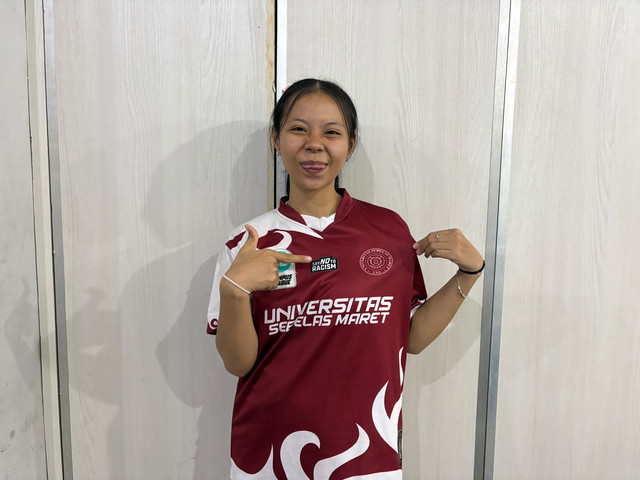 Lintang Ari Rahmawati, student-athlete badminton Universitas Sebelas Maret di Campus League Badminton 2026. Foto: Antika Fahira/kumparan