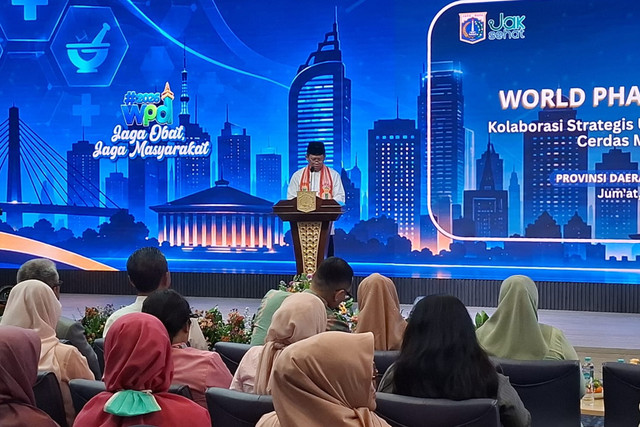 Sambutan Asisten Kesejahteraan Rakyat Sekretariat Daerah Provinsi DKI Jakarta, Ali Maulana Hakim pada acara World Pharmacist Day 2026 di Balai Kota DKI Jakarta, Jumat (25/9/2026). Foto: Pradya Tirta/kumparan