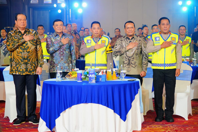 Kapolri Jenderal Polisi Listyo Sigit Prabowo meluncurkan Sistem Pembayaran Denda Tilang melalui Digital Korlantas dan STNK Digital dalam acara Syukuran Hari Lalu Lintas Bhayangkara ke-71 Tahun 2026 di Hotel Bidakara, Jakarta, Jumat (25/9/2026). Foto: Dok. Polri