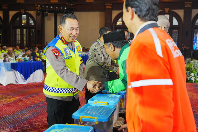 Kapolri Jenderal Polisi Listyo Sigit Prabowo meluncurkan Sistem Pembayaran Denda Tilang melalui Digital Korlantas dan STNK Digital dalam acara Syukuran Hari Lalu Lintas Bhayangkara ke-71 Tahun 2026 di Hotel Bidakara, Jakarta, Jumat (25/9/2026). Foto: Dok. Polri