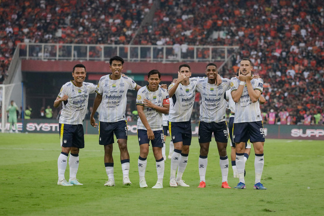 Ilustrasi Persib Bandung. Foto: Jamal Ramadhan/kumparan