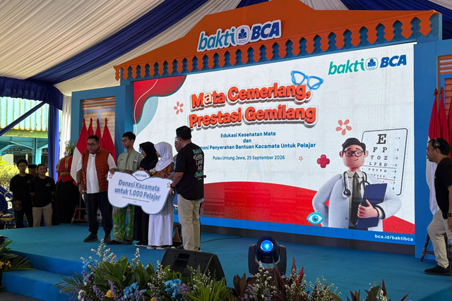 Kegiatan Bakti BCA, Mata Cemerlang, Prestasi Gemilang, di SMPN 285 Pulau Untung Jawa, Kepulauan Seribu, Jumat (25/9/2026). Foto: Najma Ramadhanya/kumparan