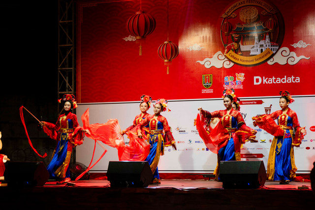 Mooncake Festival 2026 menjadi ruang perjumpaan budaya yang menunjukkan
bagaimana tradisi Tionghoa telah menjadi bagian dari kehidupan Kota Semarang. Foto: Dok. Mooncake Festival
