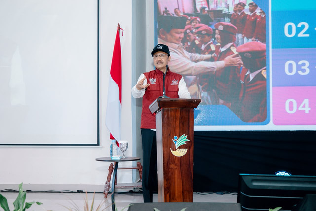 Menteri Sosial Saifullah Yusuf hadiri kegiatan Penguatan Pengasuhan Bagi Wali Asuh dan Wali Asrama Sekolah Rakyat se-Sulawesi Selatan di Balai Besar Pendidikan dan Pelatihan Kesejahteraan Sosial (BBPPKS) Makassar, Sulawesi Selatan, Jumat (25/9/2026). Foto: Dok. Kemensos