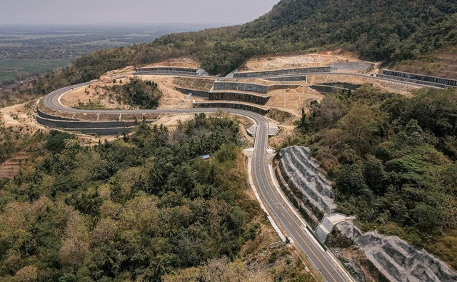Konstruksi Kelok 23 JJLS Jogja. Foto: Pemda DIY