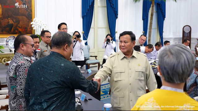 Diskusi Presiden RI dan Akademisi Terkait Penanganan Lahan Gambut pada Potensi Karhutla, Kamis (24/9/2026). Foto: YouTube/ Sekretariat Presiden