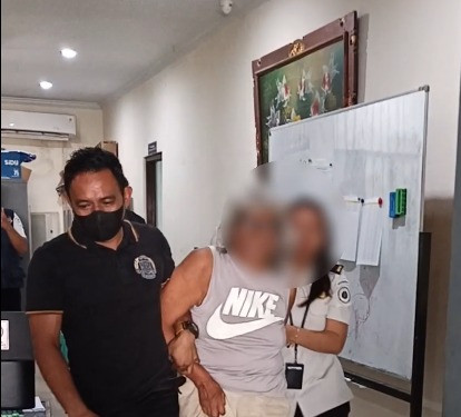Kantor Imigrasi Denpasar pindahkan WNA asal Belanda berinisial FM ke Rudenim Denpasar setelah diamankan polisi karena mengamuk di hotel, Senin (21/9/2026). Foto: Dok. Kementerian Imigrasi