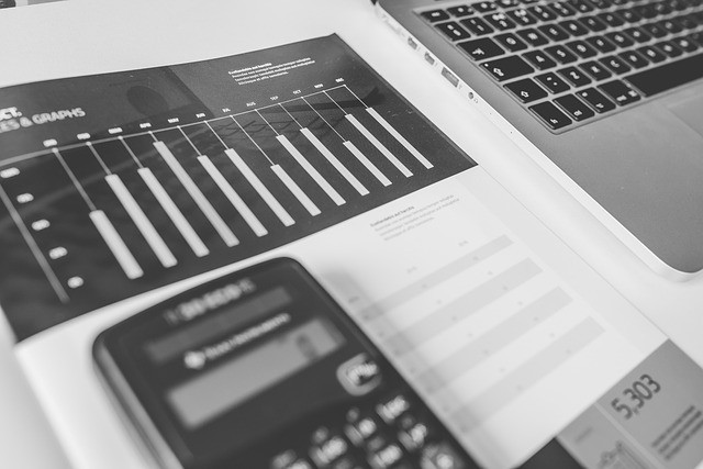 Ilustrasi calculator, numbers, accounting. Foto: Pixabay
