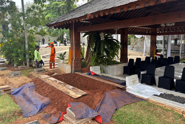 Suasana TPU Karet Bivak yang menjadi tempat dimakamkannya almarhum Guruh Soekarno Putra, Sabtu (26/9/2026). Foto: Pradya Tirta/kumparan