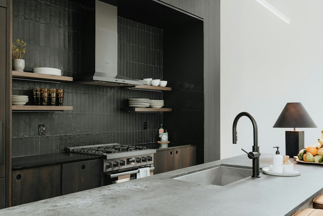 Ilustrasi Kitchen Sink Artinya,Foto:Unsplash/Clay Banks