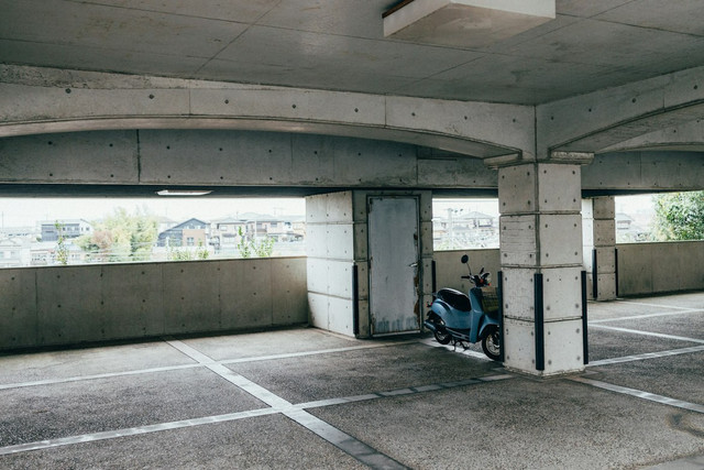 Ilustrasi Parkir motor Plaza Indonesia. Foto: Unsplash.com/Tsuyoshi Kozu