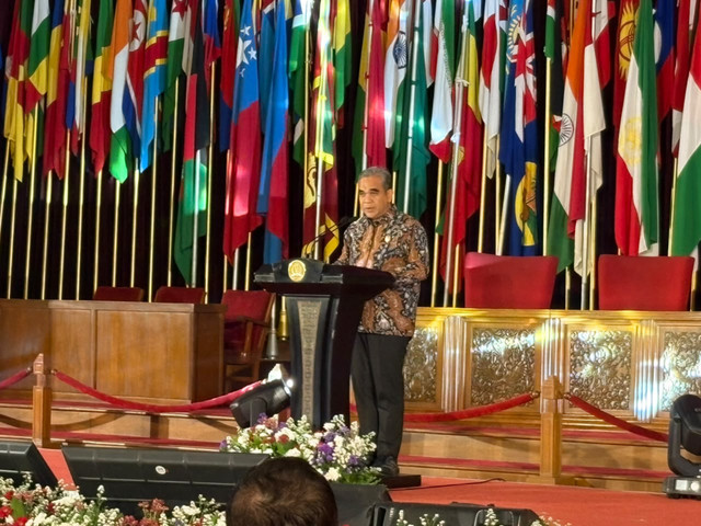 Ketua MPR Ahmad Muzani dalam Peluncuran Buku Risalah dan Sejarah MPR di Gedung Merdeka, Jalan Asia Afrika, Bandung, Minggu (27/9/2026). Foto: Nasywa Athifah/kumparan