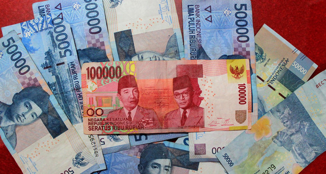 uang gaji ekonomi (pixabay.com/EmAji)