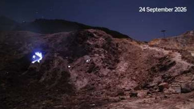 Fenomena api biru di kawasan Gunung Papandayan, Cisurupan, Kabupaten Garut, Jawa Barat, Kamis (24/9/2026). Foto: Dok. Badan Geologi