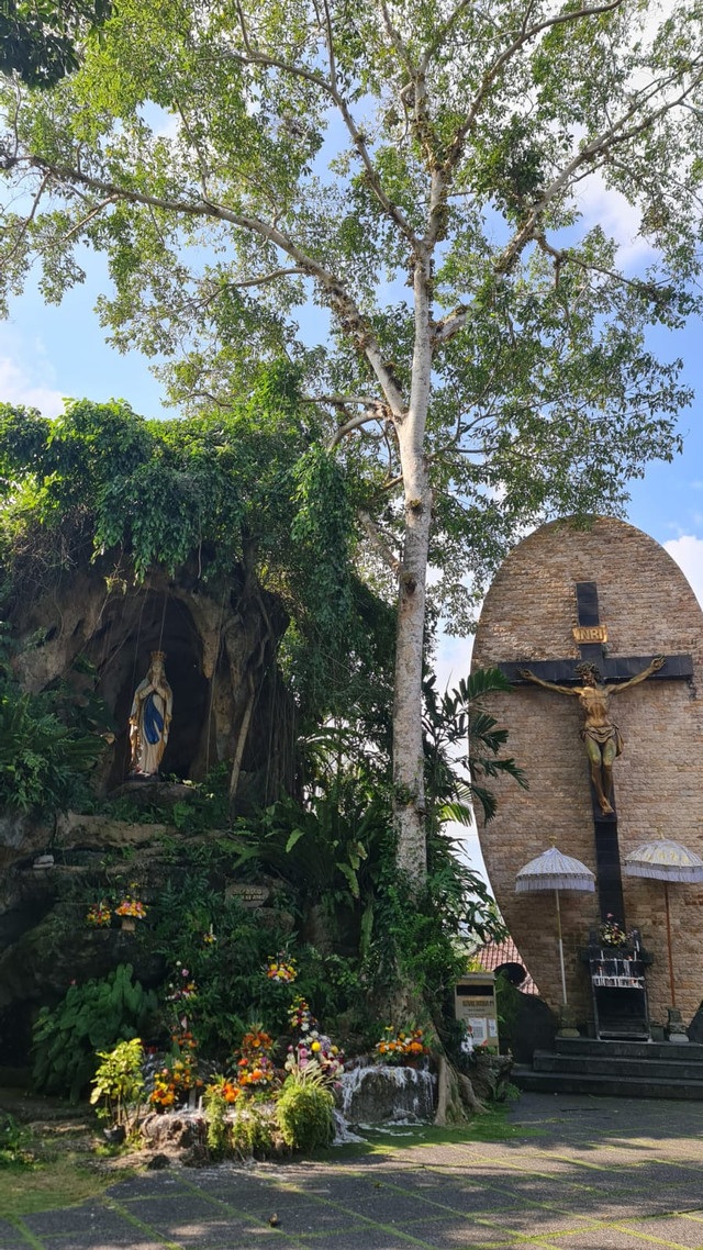 Gambar 1. Gua Maria Palasari, (Sumber : Bagust, 2024)