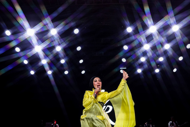 Penyanyi Syahrini comeback setelah vakum 7 tahun. Foto: Darryl Ramadhan/kumparan
