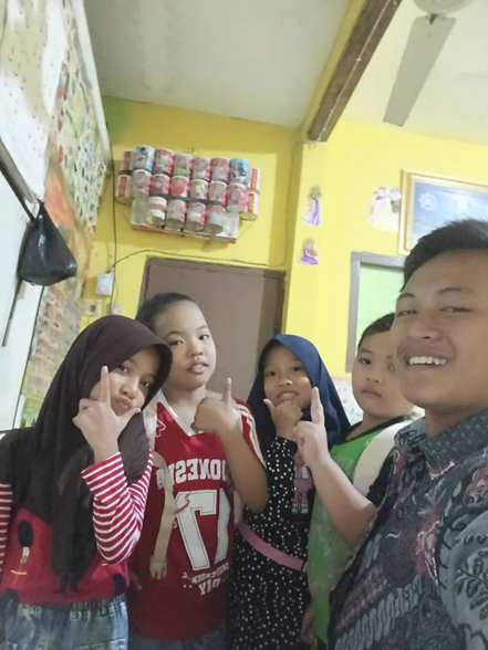 Gambar 1.1 Anak anak setelah belajar bahasa Jawa (Sumber: Dokumentasi Pribadi)