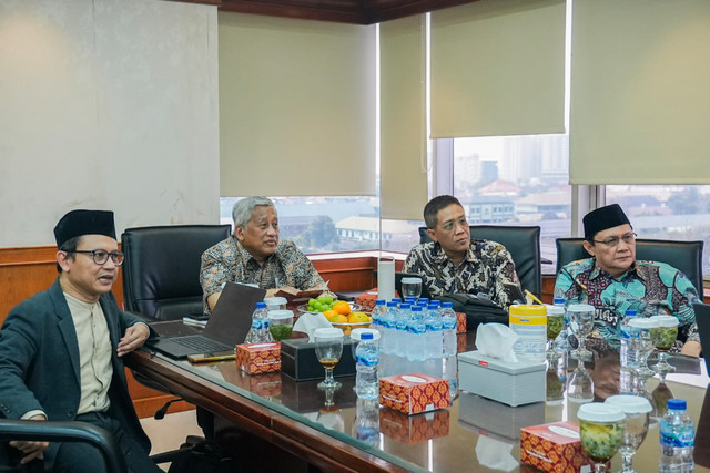 Panitia Seleksi Anggota Komisi Nasional Disabilitas saat rapat pleno tahapan seleksi administrasi calon Anggota Komisi Nasional Disabilitas di Jakarta, Kamis (24/9/2026). Foto: Biro Humas Kemensos/Imam W Kalimanto