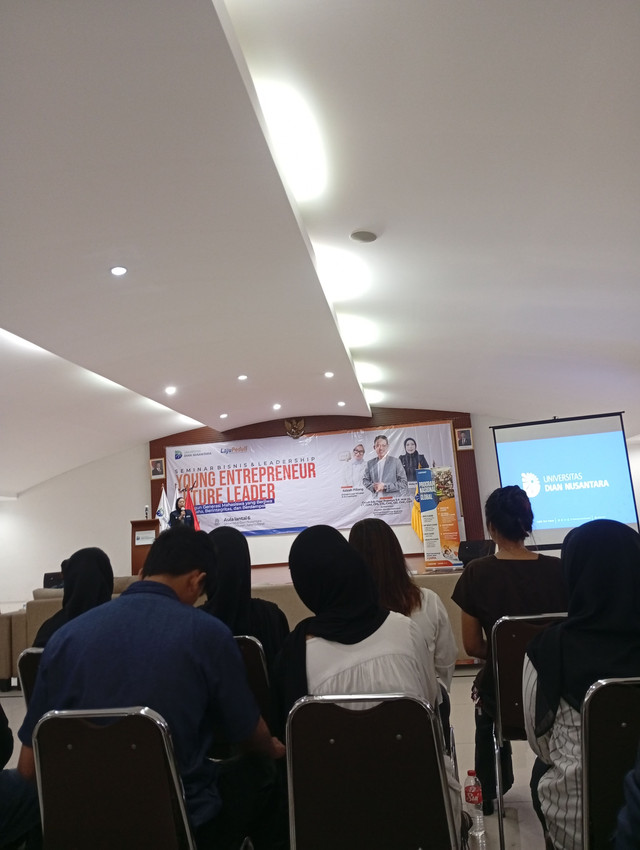 Dokumentasi pribadi seminar universitas dian nusantara 