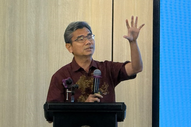 Direktur Eksekutif Lembaga Survei Indonesia (LSI) Djayadi Hanan dalam seminar "Masa Depan Pemilu Indonesia: Apa yang Harus Diubah atau Dipertahankan?" di Jakarta Pusat, Senin (26/9/2026). Foto: Zahira Hilman/kumparan