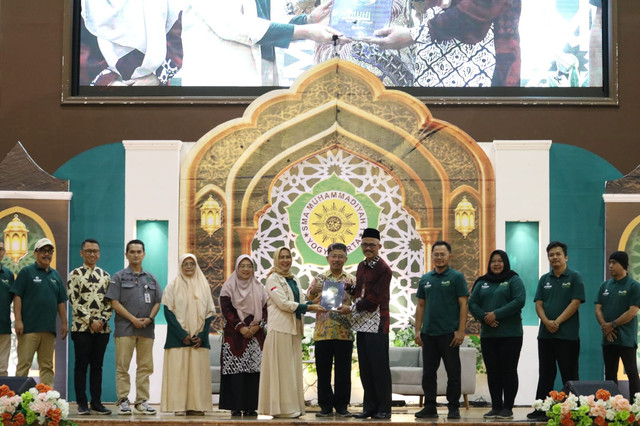 Peluncuran buku “MUHI untuk Negeri: Sejarah, Alumni, Sumbangsih”, Rabu (23/9). Foto: Dok. Istimewa