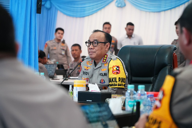 Wakapolri Komjen Pol Dedi Prasetyo tinjau kesiapan pengamanan Operasi Garuda Bhakti 2026 jelang laga Indonesia versus Malaysia pada pertandingan ASEAN Cup di Stadion GBK, Jakarta, Senin (28/9/2026). Foto: Polri