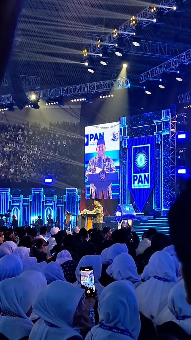 foto di ambil waktu di malam puncak HUT PAN ke-28 oleh Atfal Nuril Abdul Ghani.