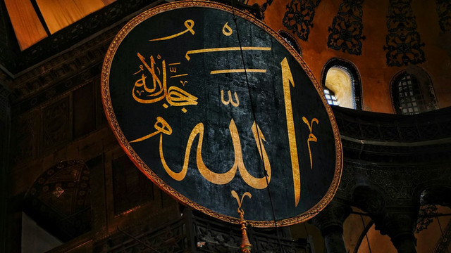 Ilustrasi malaikat yang menyampaikan wahyu adalah. Foto: Unsplash.com/Hayrunnisa Görgülü