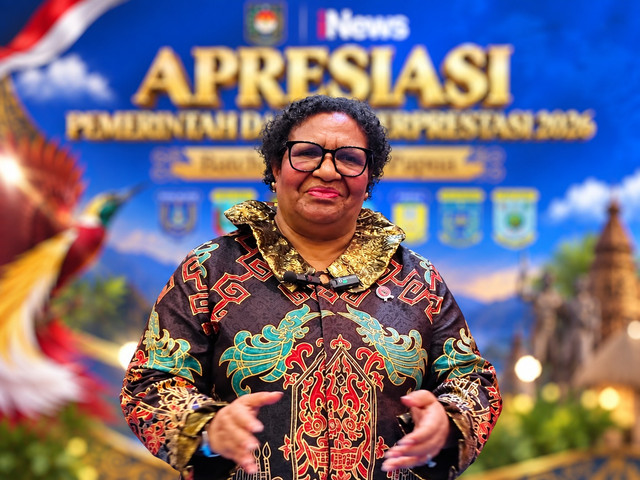 Wamendagri Ribka Haluk berikan apresiasi kepada sejumlah pemda di Tanah Papua yang tunjukkan prestasi dan peningkatan pelayanan publik dalam Apresiasi Pemda Berprestasi 2026 Batch II di Jakarta, Senin (28/9/2026). Foto: Dok. Kemendagri