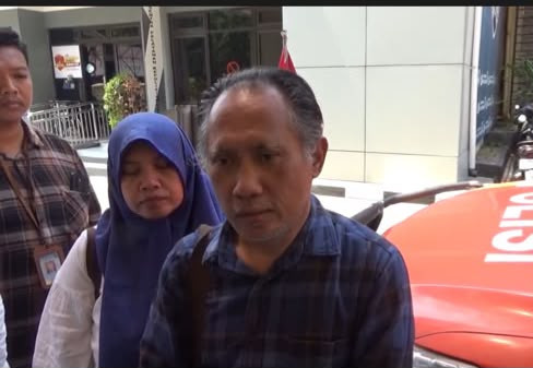 Warga Pedurungan, Kota Semarang Jawa Tengah Djoni Heru Suprijatno melapor ke Polrestabes Semarang usai ditipu modus menjanjikan anaknya masuk ke Universitas Indonesia (UI).  Foto: Dok. Istimewa