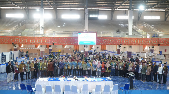 PINAS Muhammadiyah di Unismuh Beri Penghargaan Peserta Terbaik